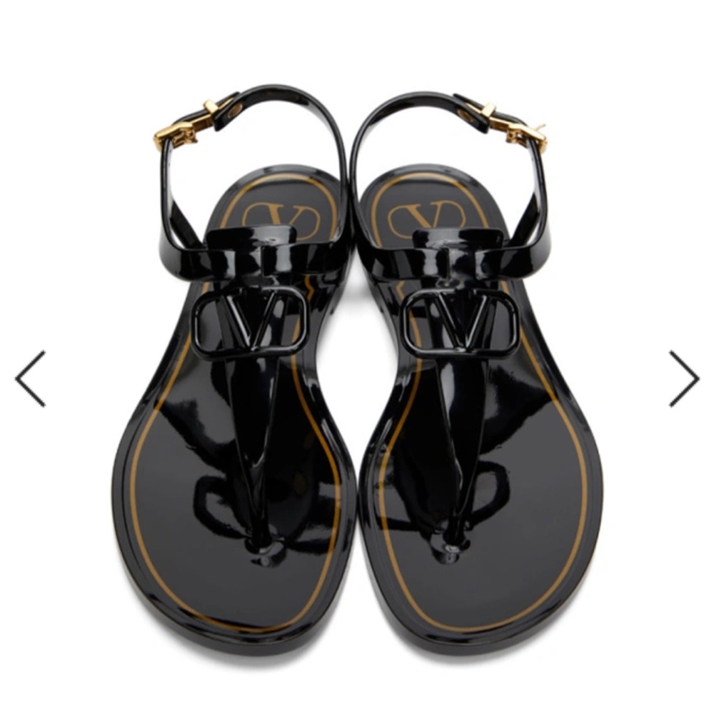 Valentino Garavani Rubber VLogo Flat Sandals ( 100% authentic)